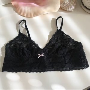 SOLD Black Lace Victoria’s Secret Bralette